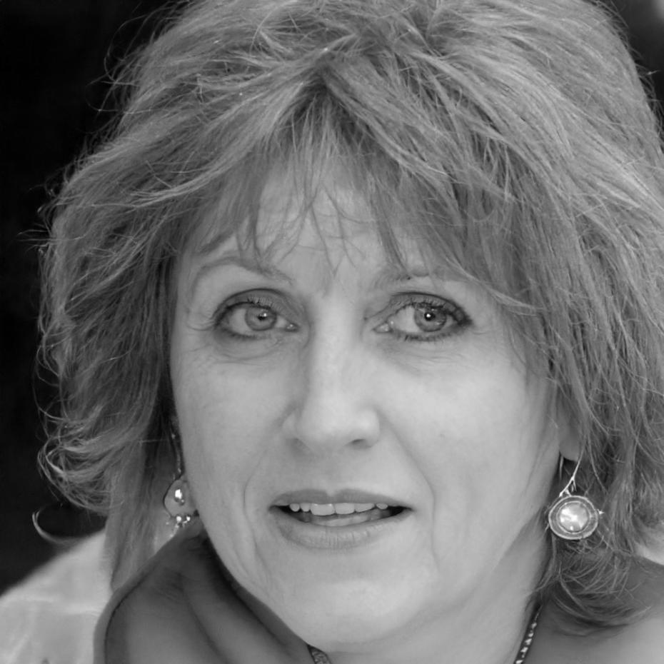 Dr. Sarah Müller, Leiterin Finanzinnovation